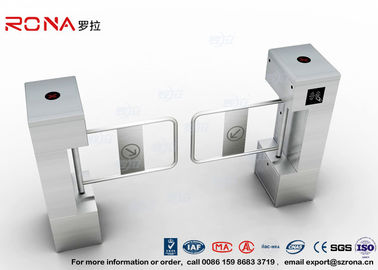 comprar Torniquete biométrico del control de acceso del puente del banco de la puerta de la barrera del oscilación del RFID online manufacture